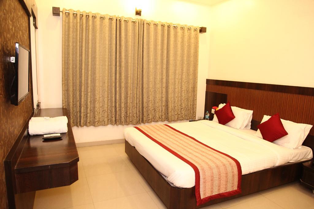 Hotel Sai Ramanand Shirdi Exterior foto