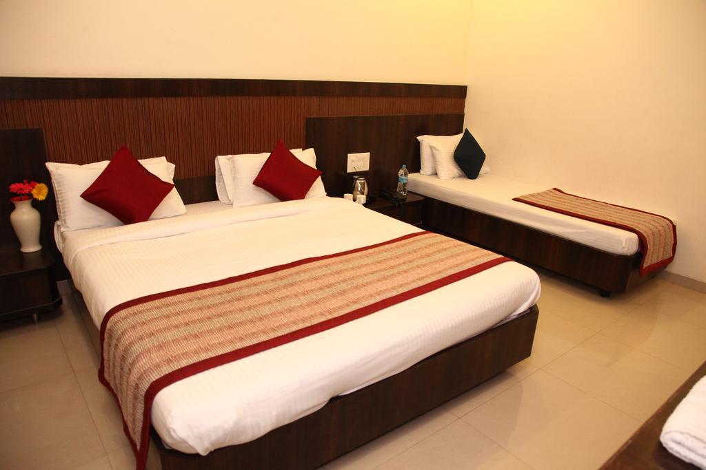Hotel Sai Ramanand Shirdi Exterior foto