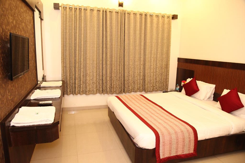 Hotel Sai Ramanand Shirdi Exterior foto