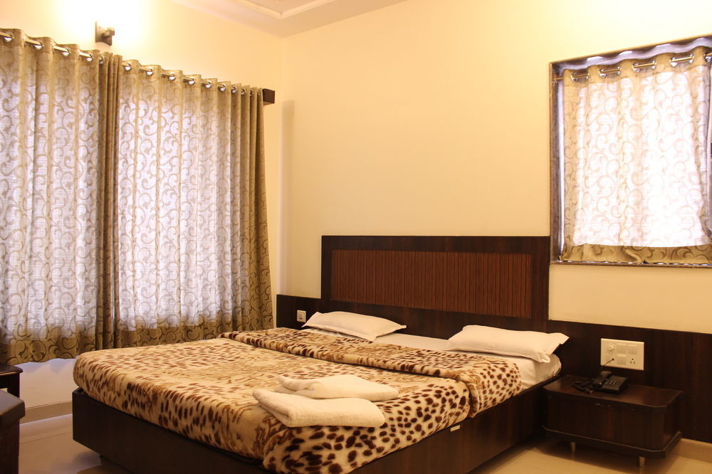 Hotel Sai Ramanand Shirdi Exterior foto
