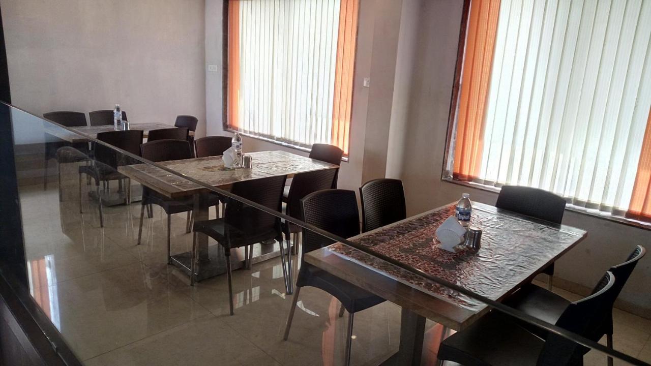 Hotel Sai Ramanand Shirdi Exterior foto